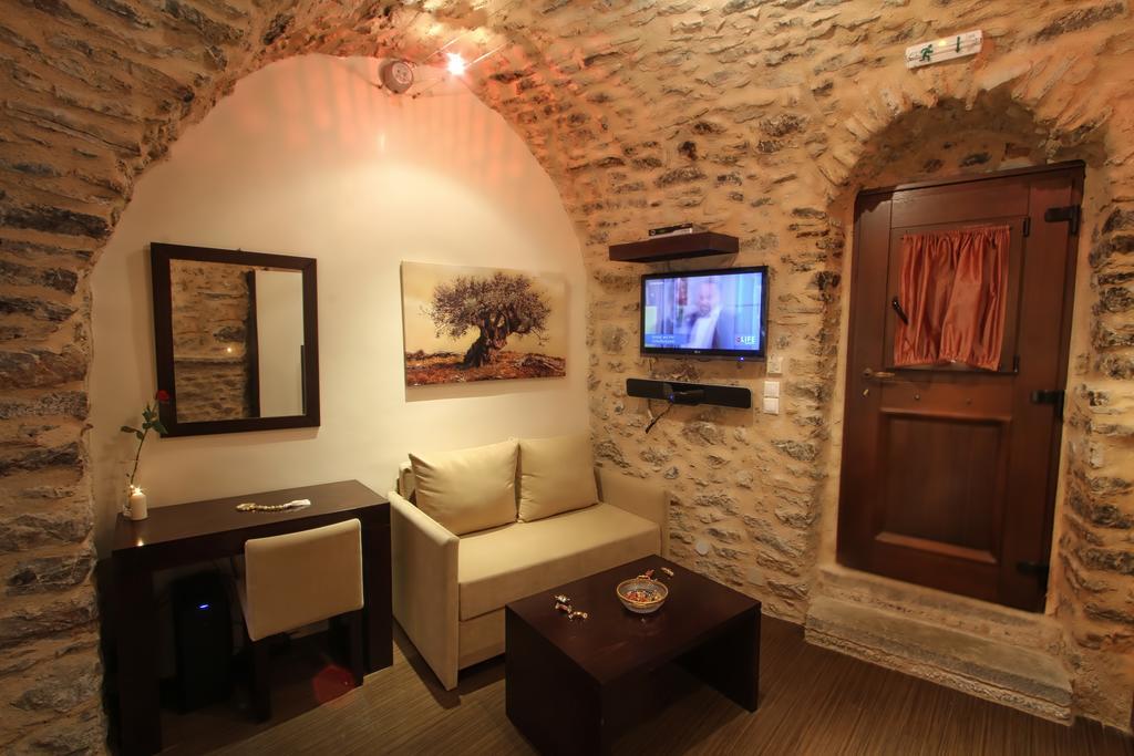 Medieval Castle Mestá Esterno foto