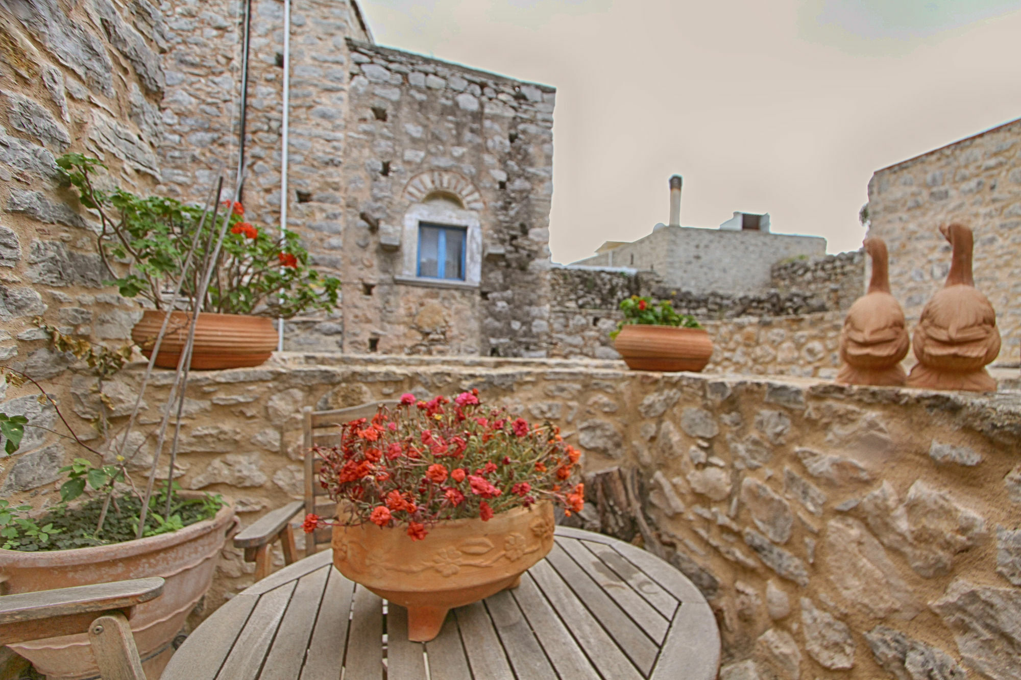 Medieval Castle Mestá Esterno foto